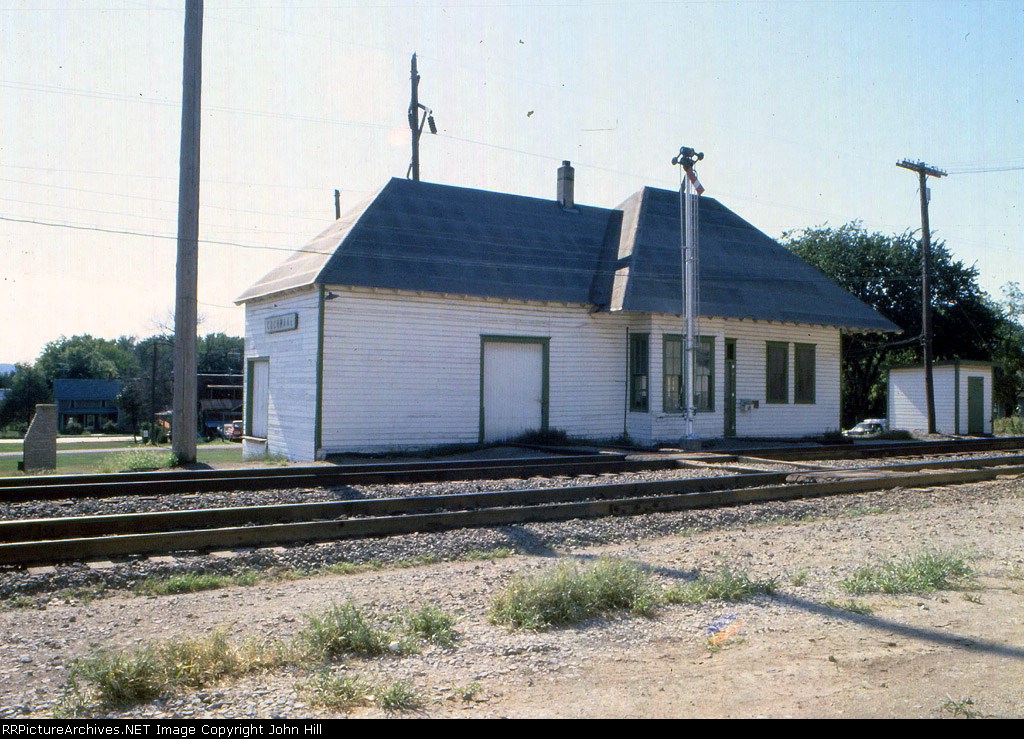 1201-19 BN mainline & Cochrane Depot