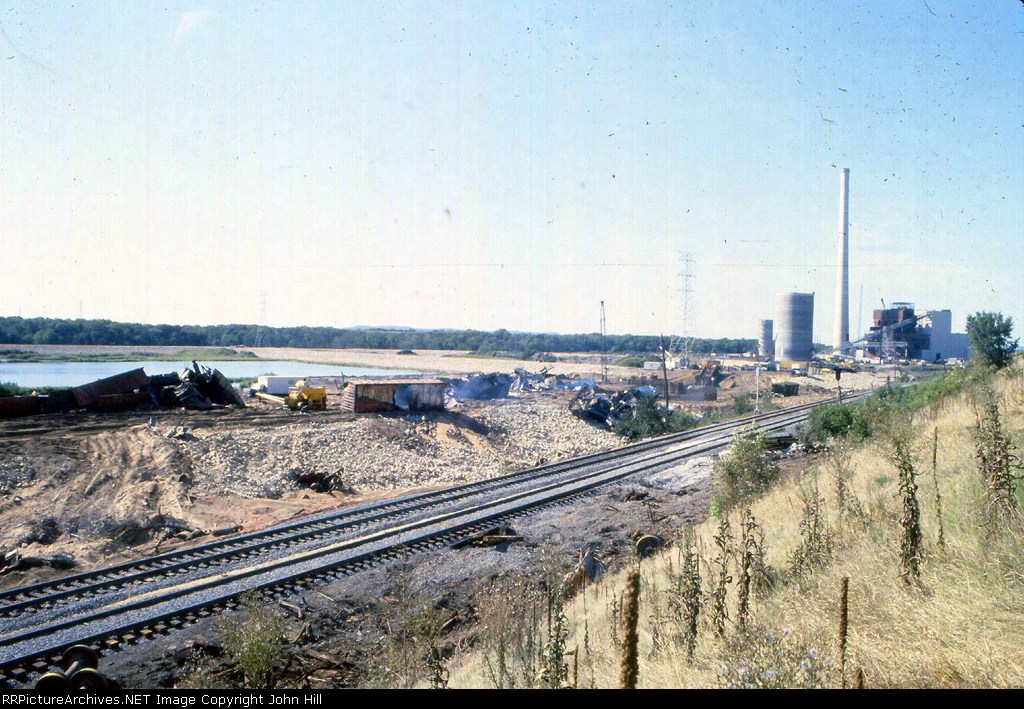 1201-21 BN derailment site next to Dairyland Power Coop