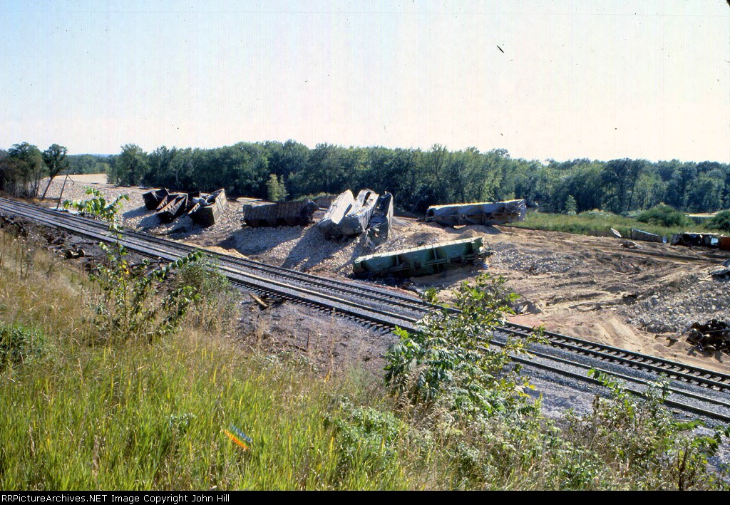 1201-32 BN derailment site next to Dairyland Power Coop