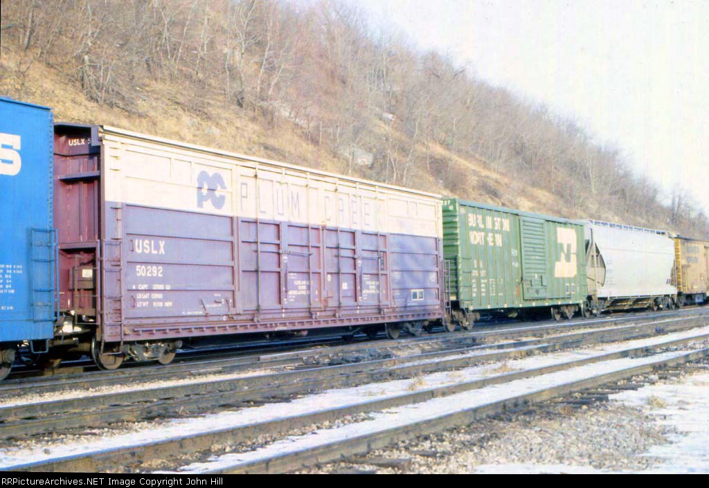 1138-29 Eastbound BN freight at Hoffman Ave