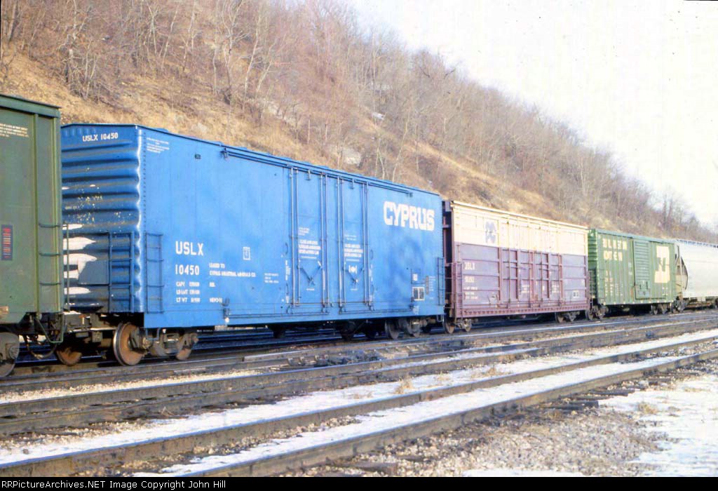 1138-30 Eastbound BN freight at Hoffman Ave