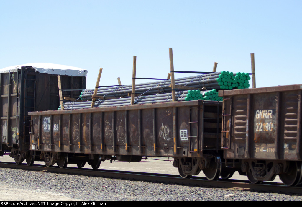 CNW 340033 Northbound, Loaded