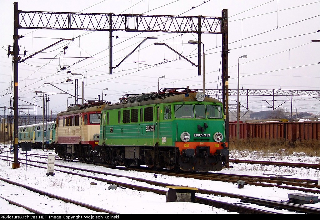 EU07-353