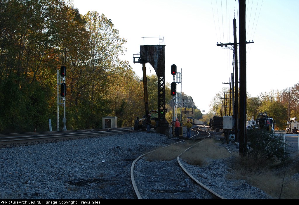 C&O Cantilever Signal Leg Getting Cut Down