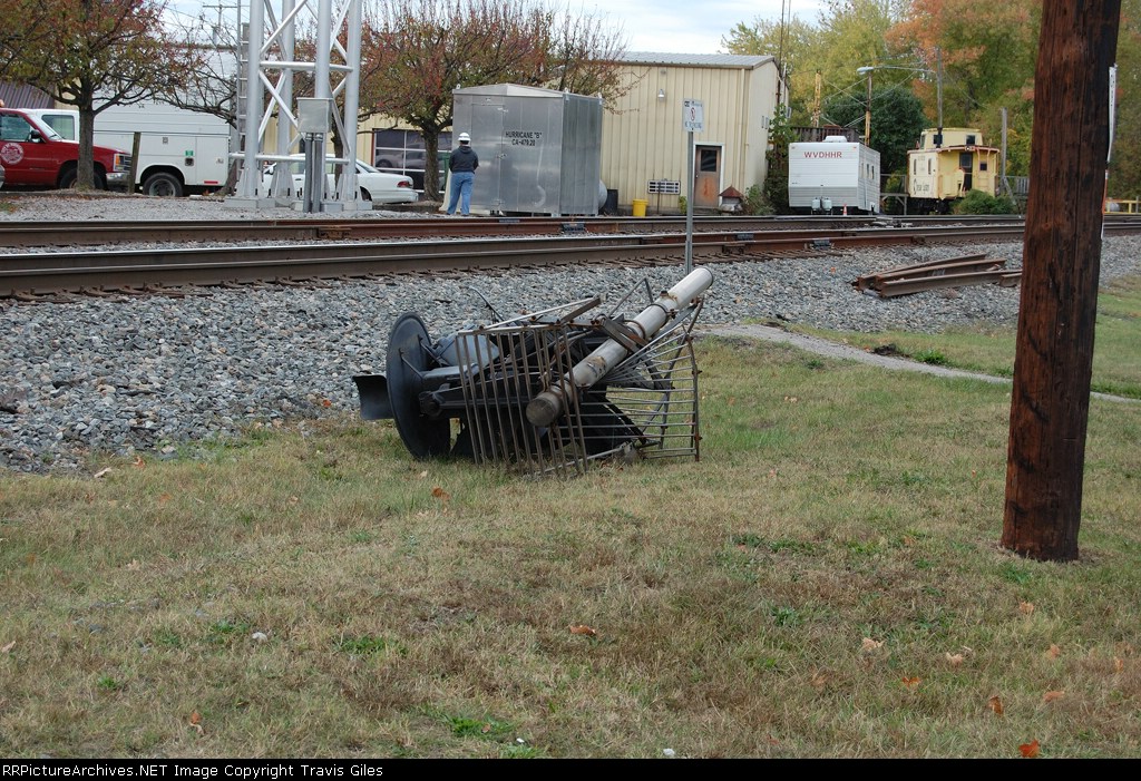 C&O Signal Heads On The Ground