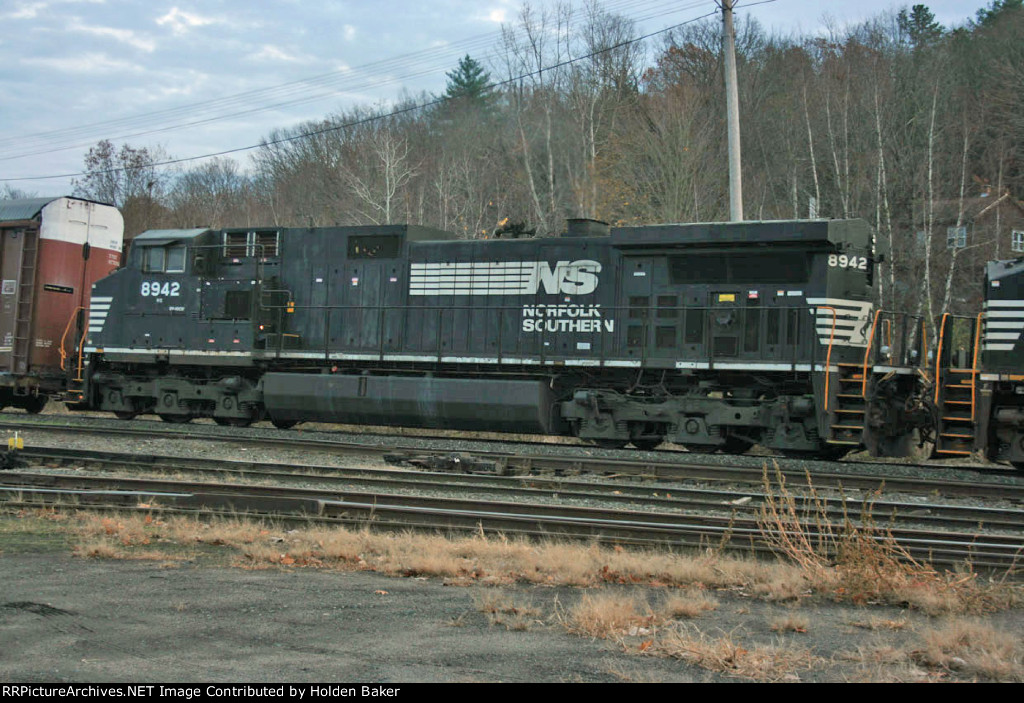 NS 8942
