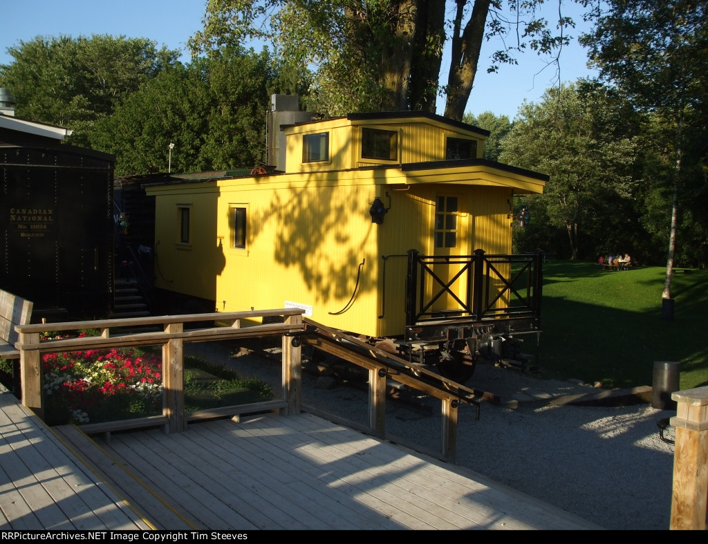 ex CN Caboose 77247