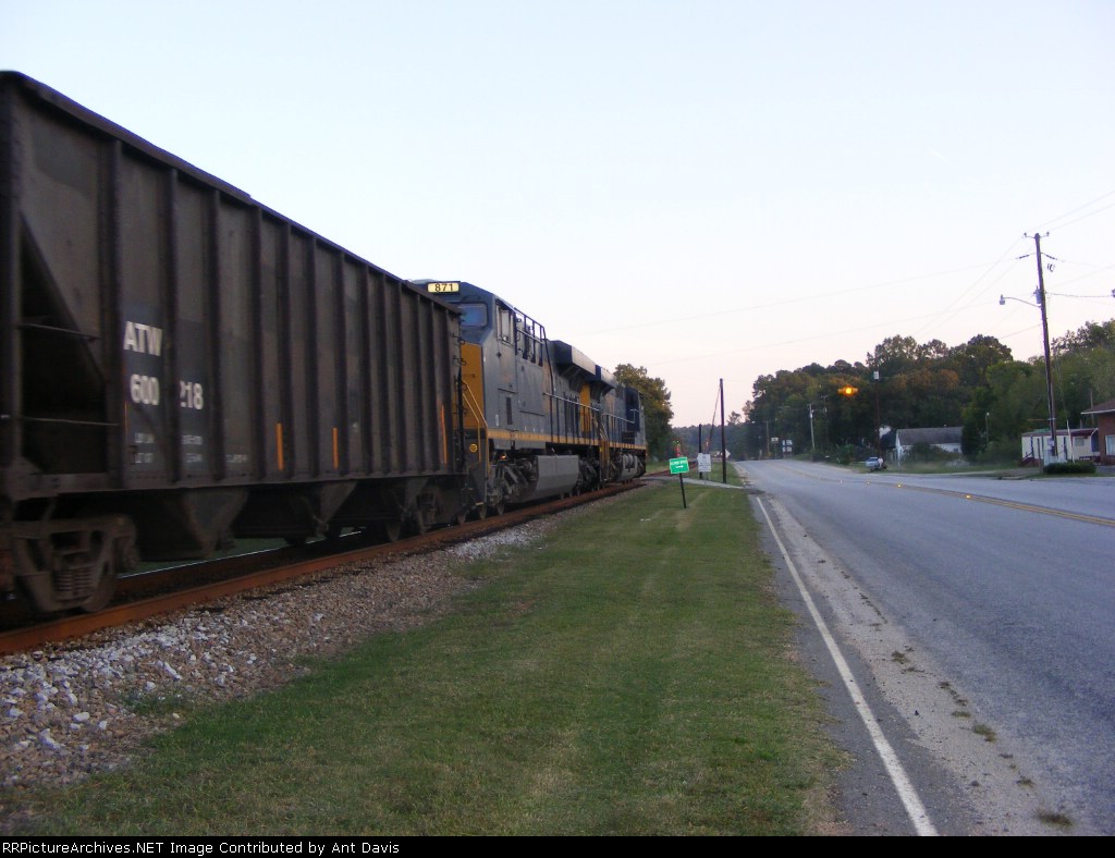 Heading for the Clear with CSX 871 trailing