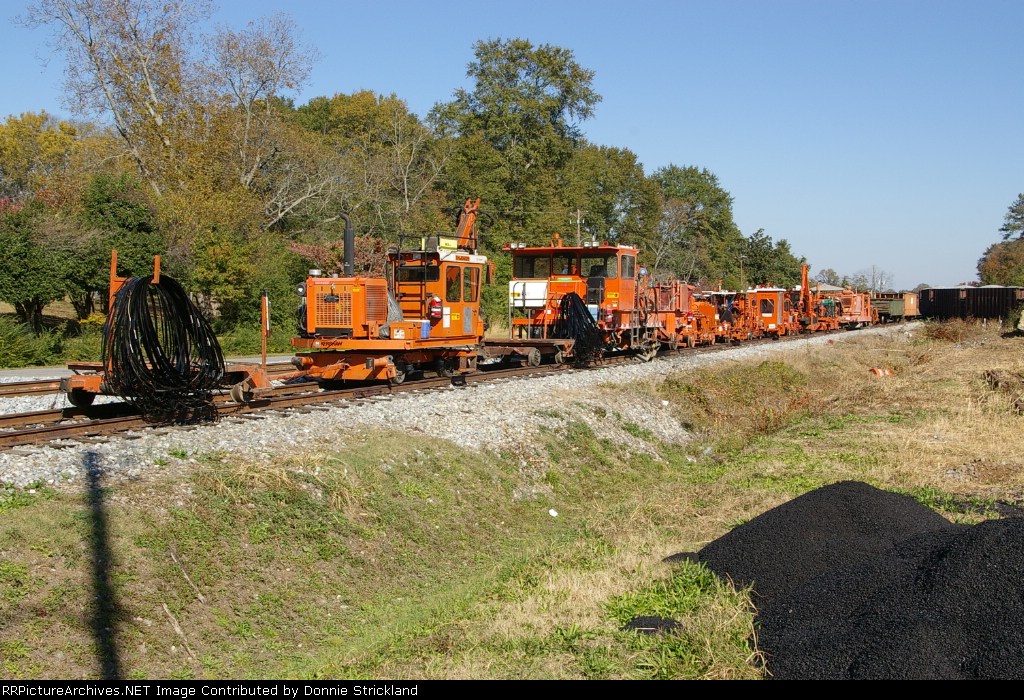 MW equipment parked on the N-line at Childersburg