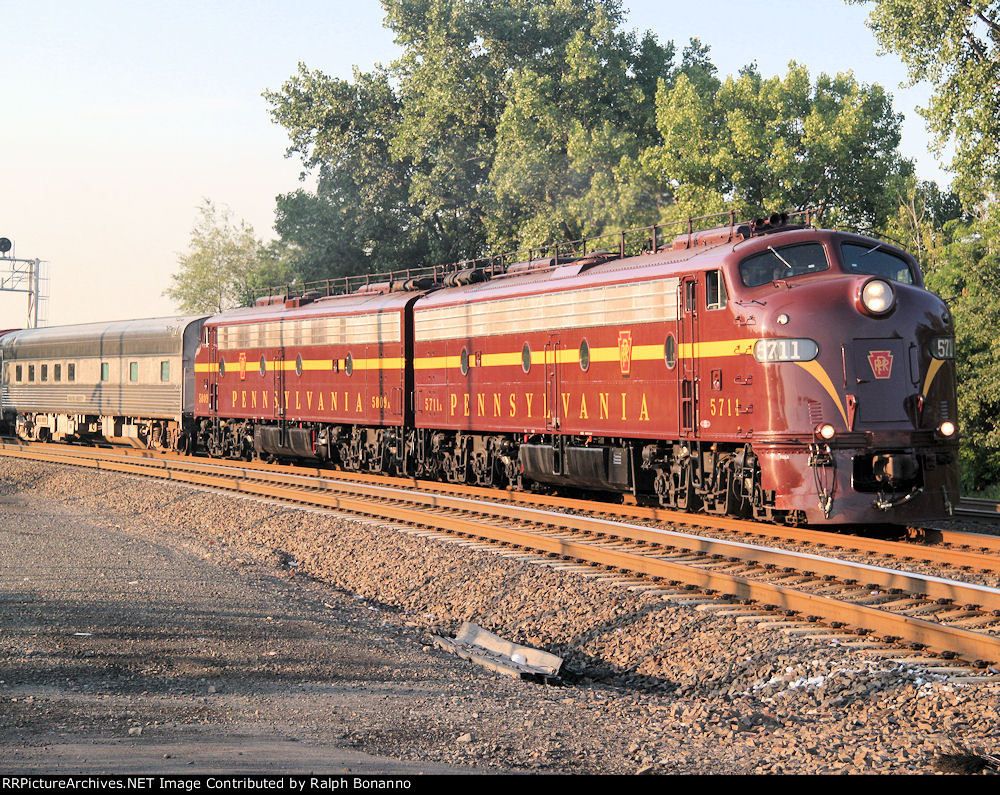 Bennett Levin's immaulate E8's lead a private charter over NJ Transit (and other carriers)