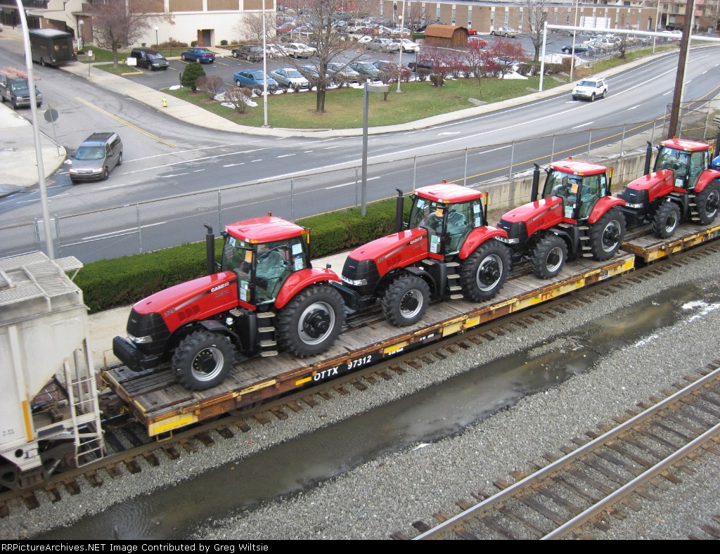 OTTX 97312 with a load of new Case tractors