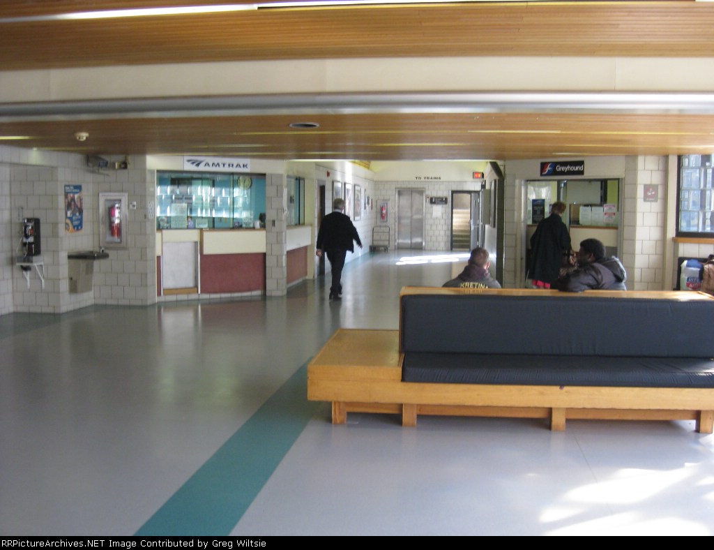Waiting room of Amtrak's Altoona station