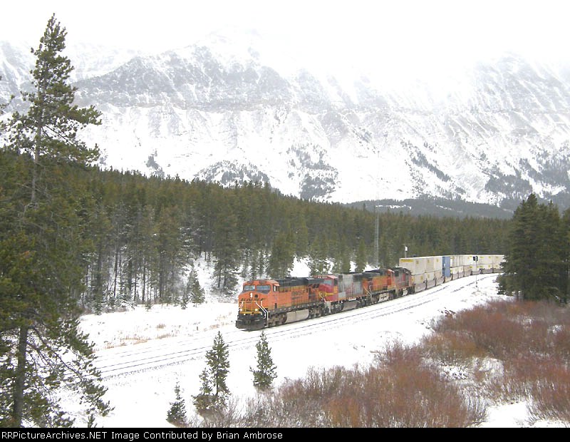 BNSF 758 West