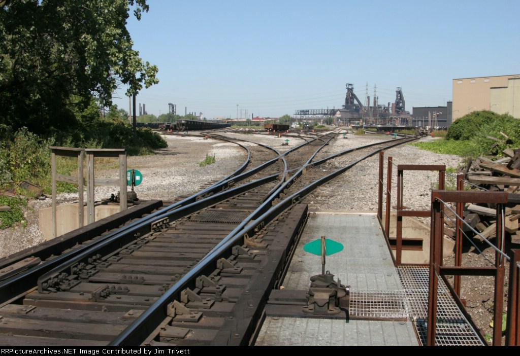 neat three way turnout going into Campbell road yard