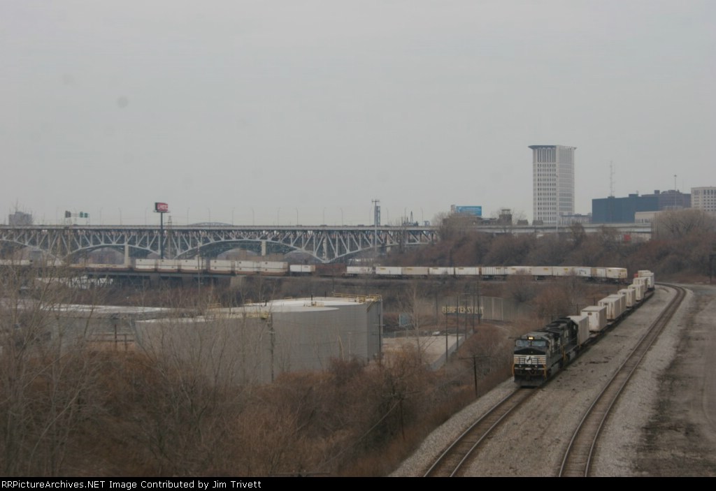 NS intermodal on the NKP
