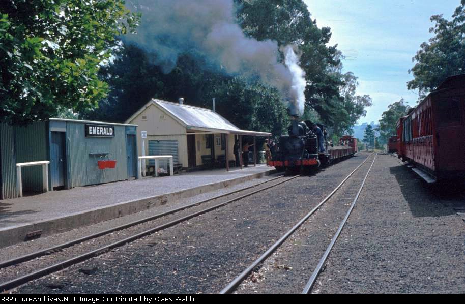 6A arriving with ballast train