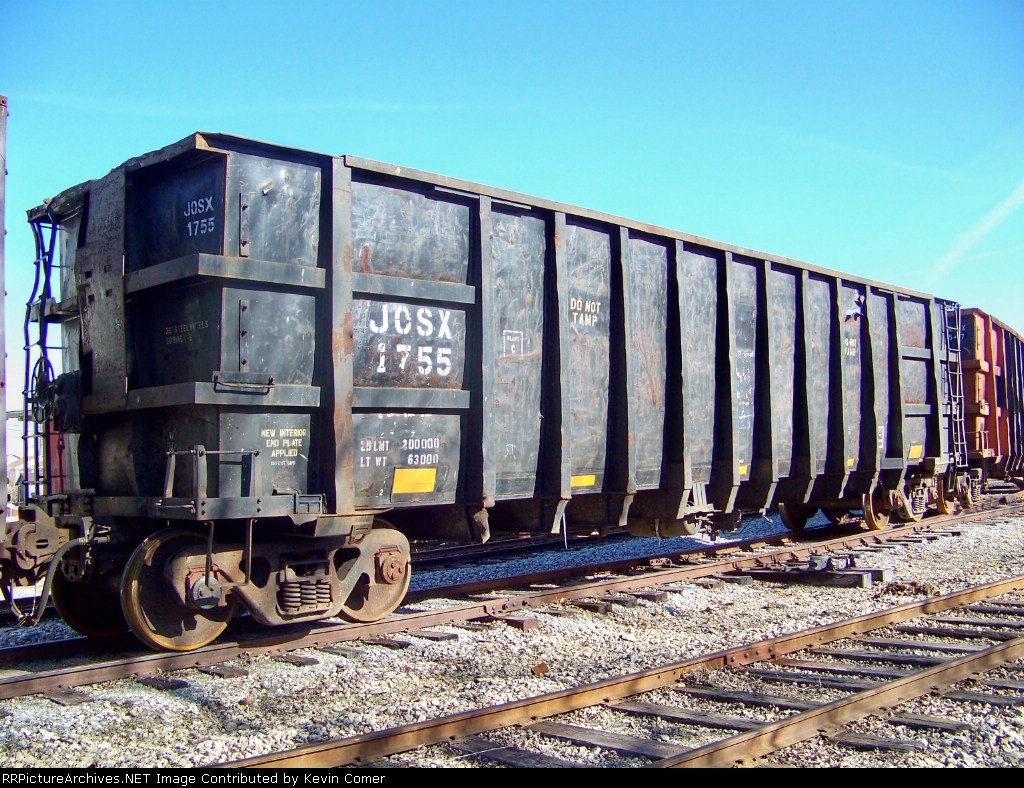 JOSX 1755 Gondola waits for loading 1/1/2009