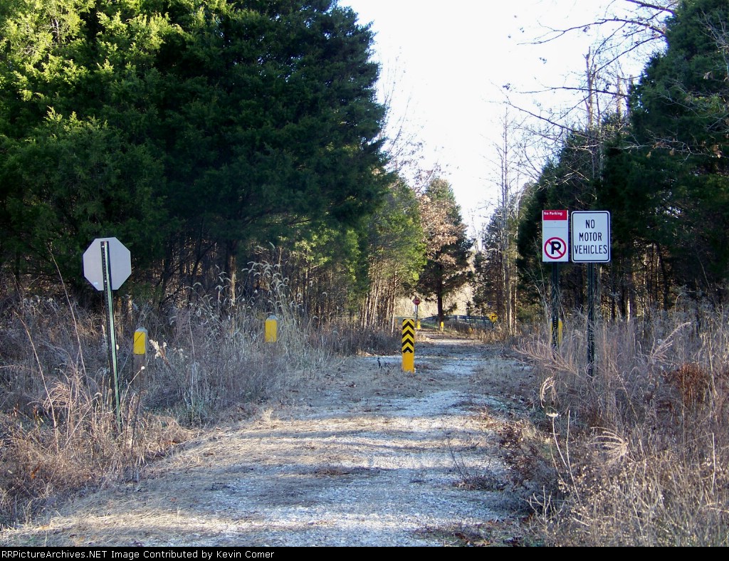 Former Mammoth Cave Railroad right of way with its end at KY 255 1/1/2009