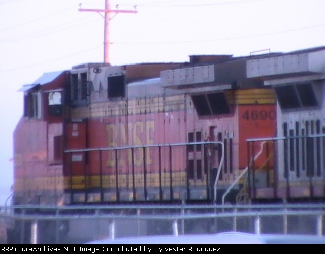 BNSF 4690