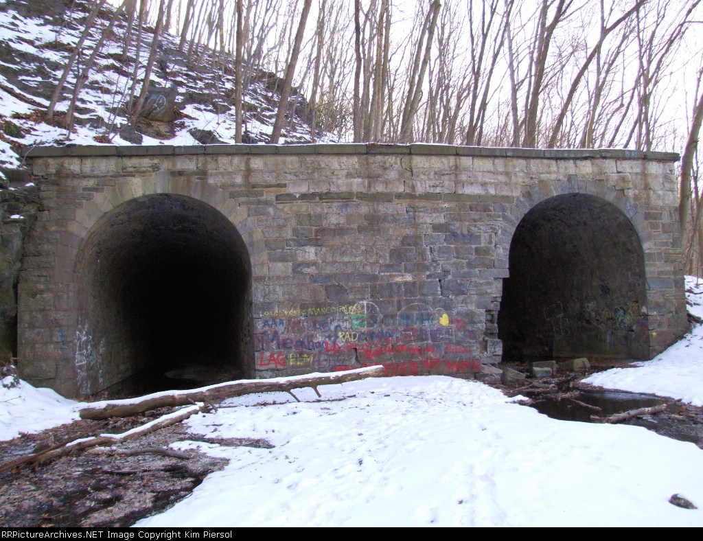Manunka Chunk Tunnel