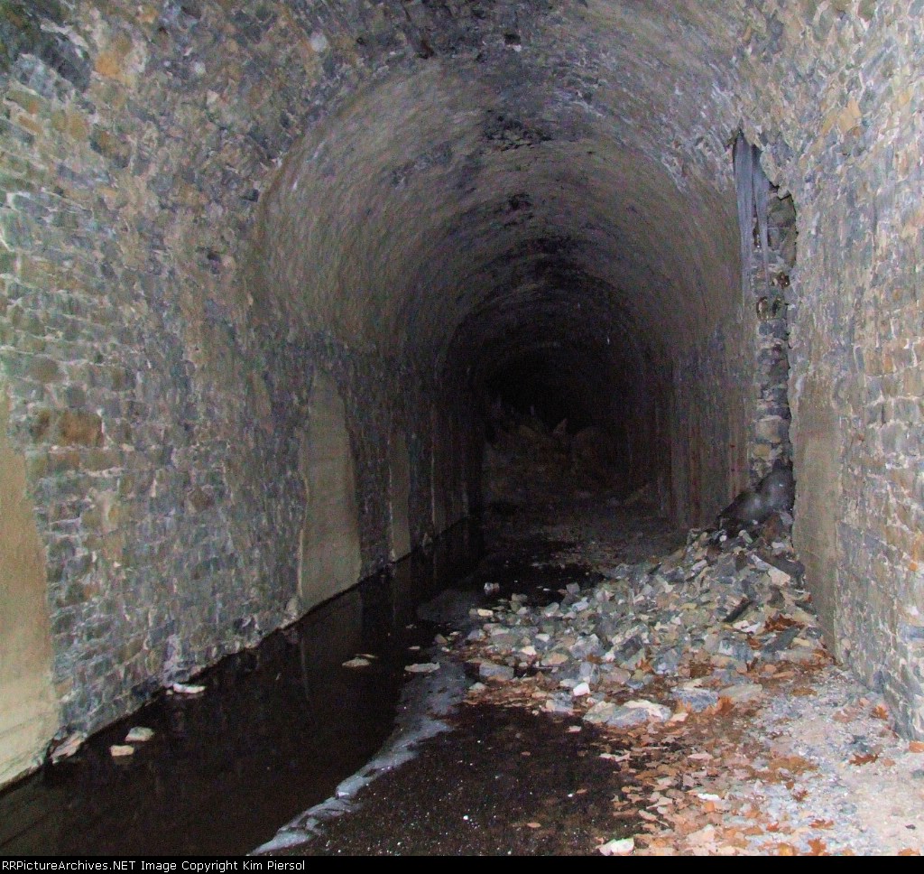 Manunka Chunk Tunnel