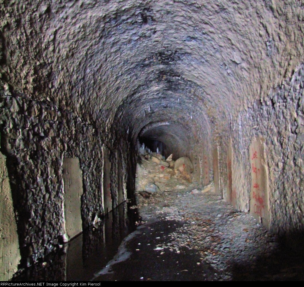 Manunka Chunk Tunnel