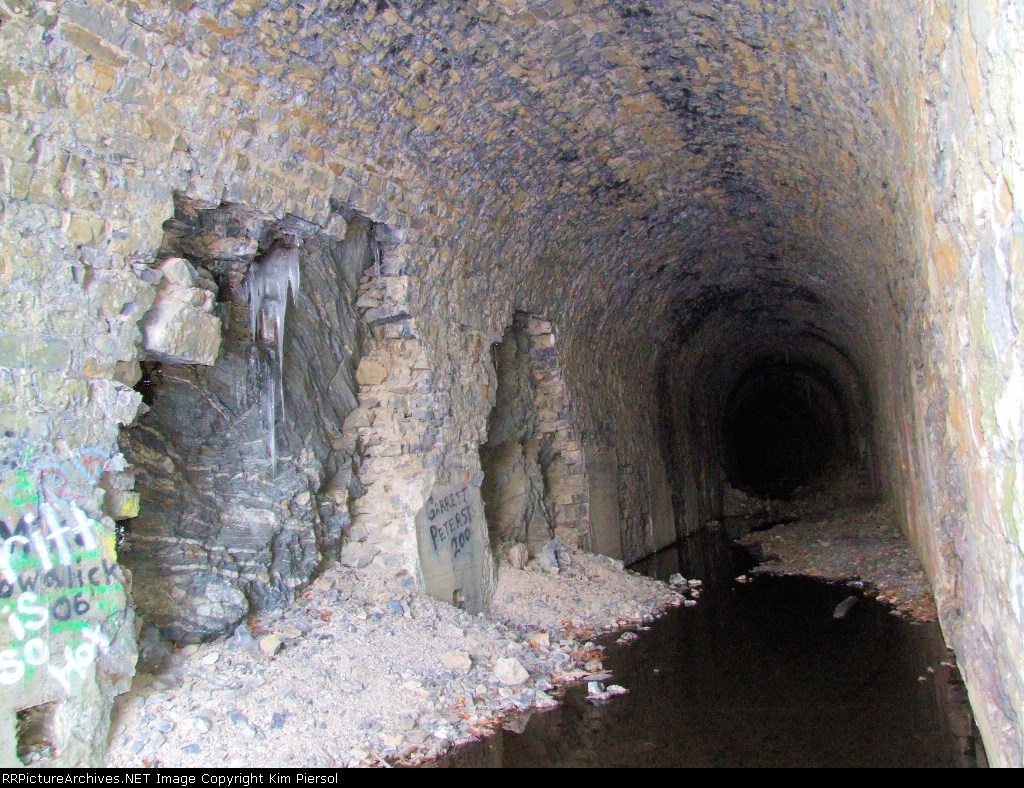 Manunka Chunk Tunnel