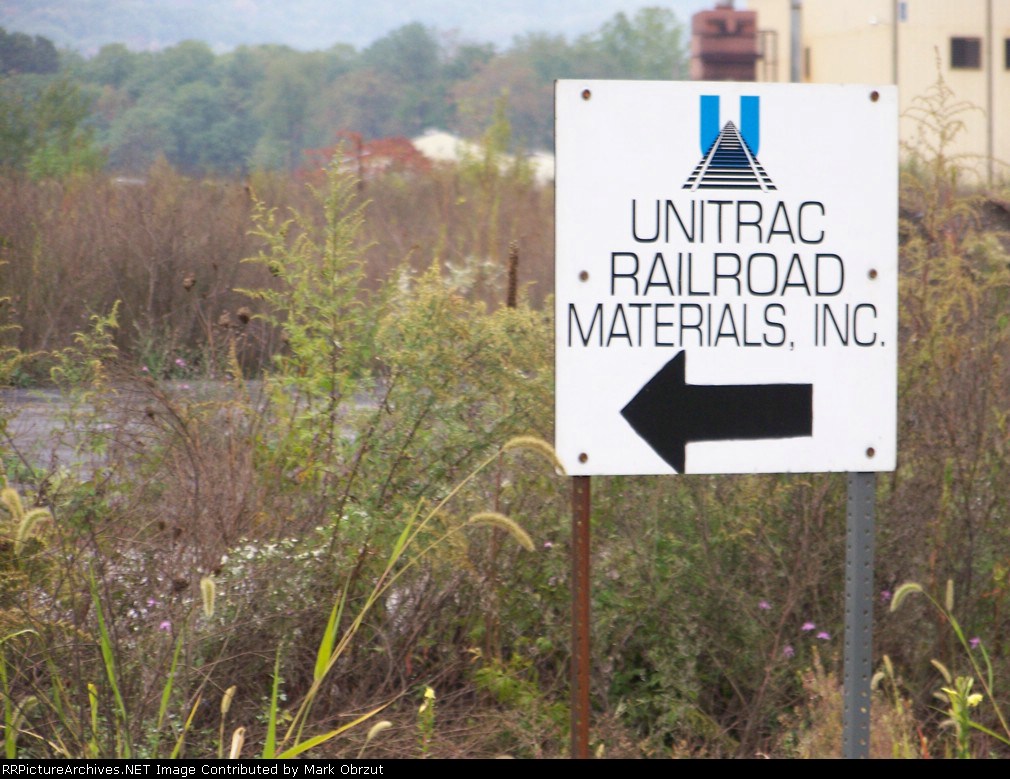 Unitrac Railroad Materials Sign