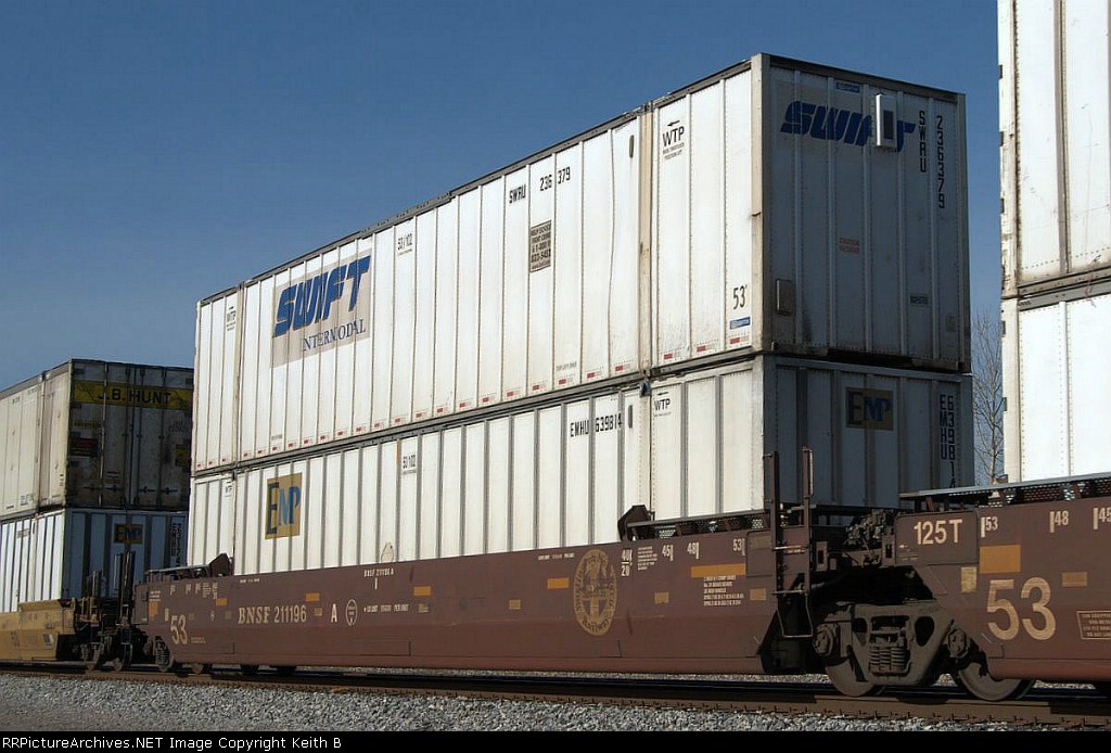 BNSF 211196A and SWFU 236379