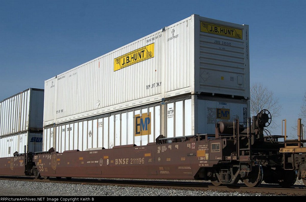 BNSF 211196B and JBHU 245545