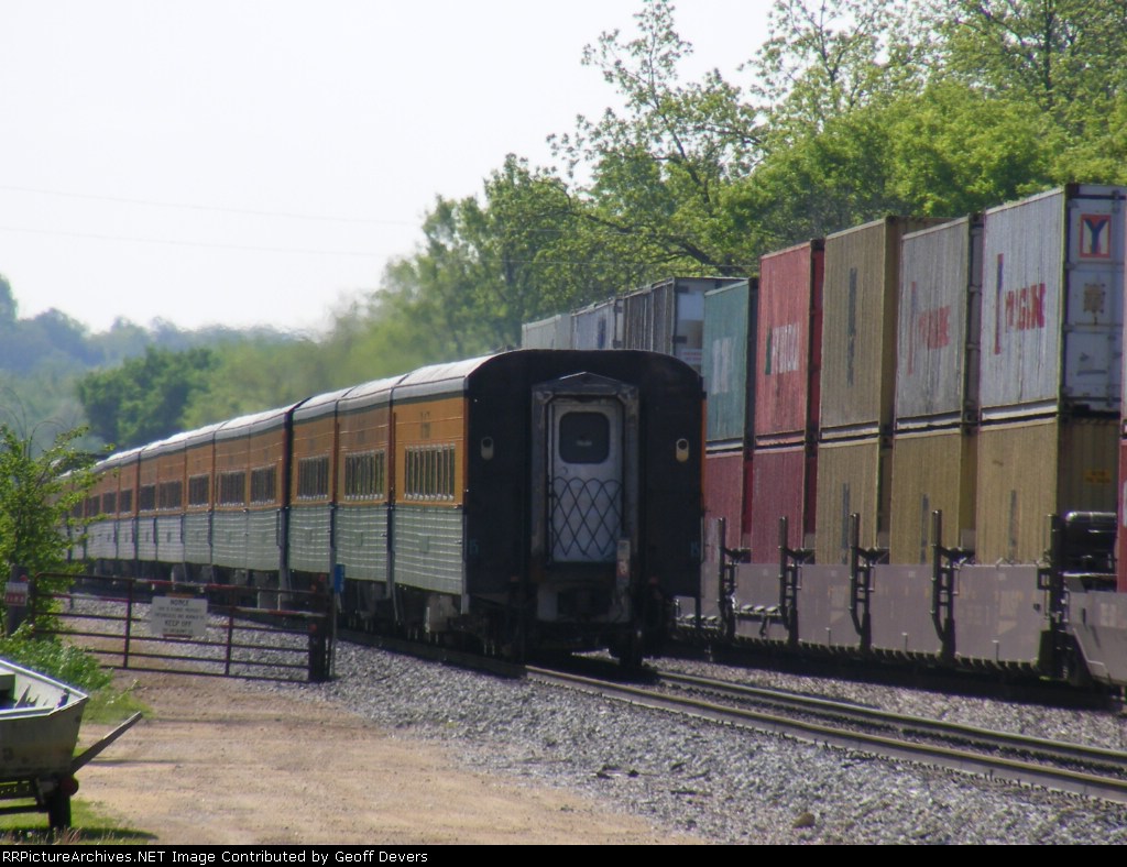 BNSF Running Next To The Ski Train