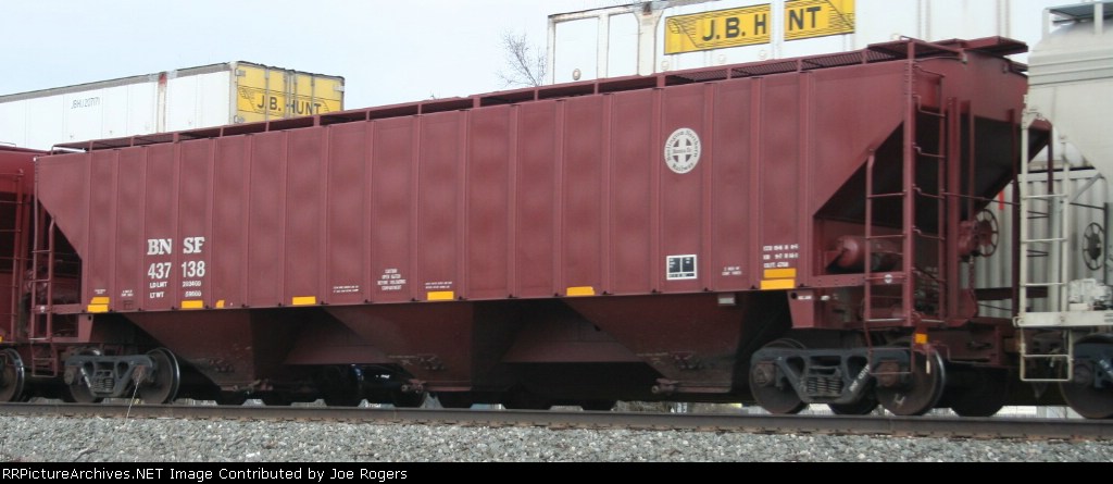 BNSF 437138