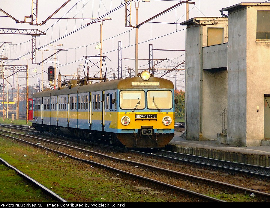 EN57-1940