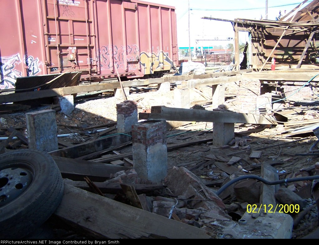 Old Central of Georgia depot being torn down
