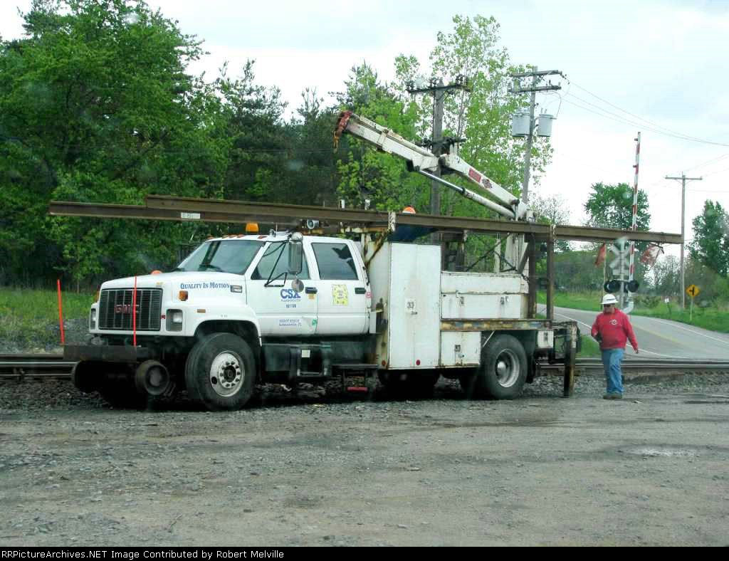 MOW hirailer truck gets set up