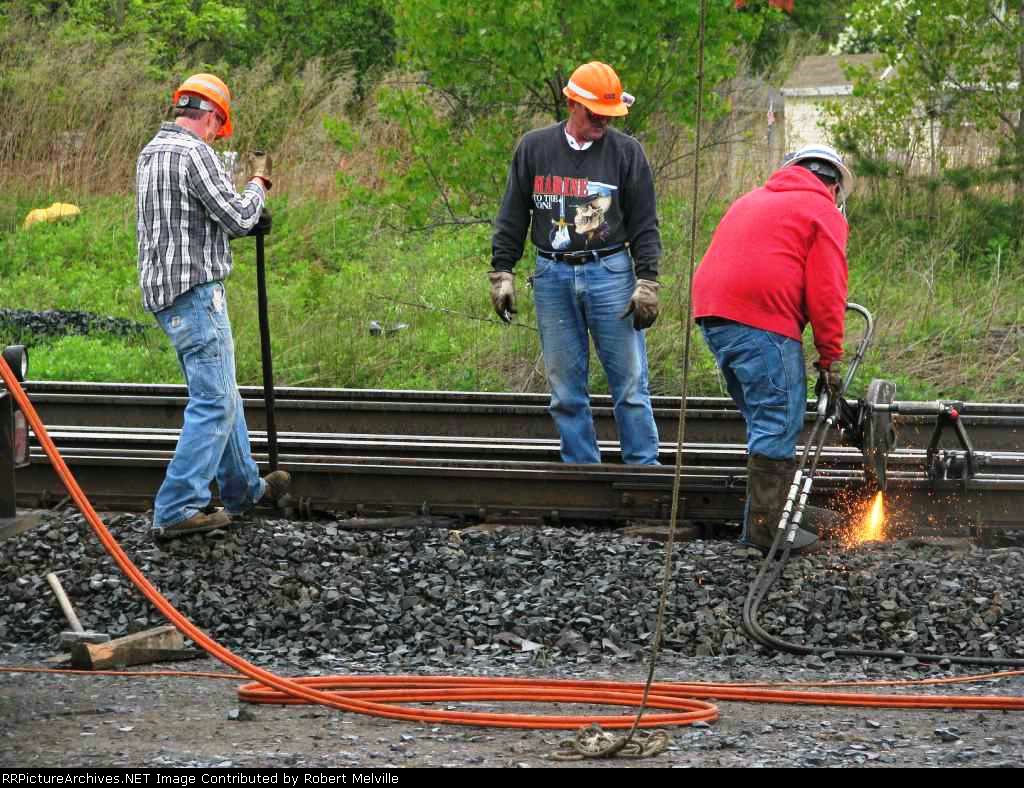 Pulling spikes while 2nd cut on bad rail section is made