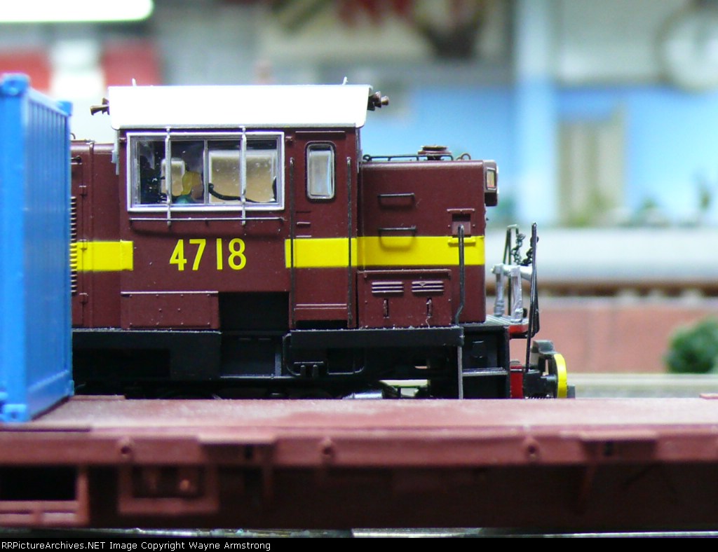 NSWGR 4718 (Trainoramra model)passing a up train