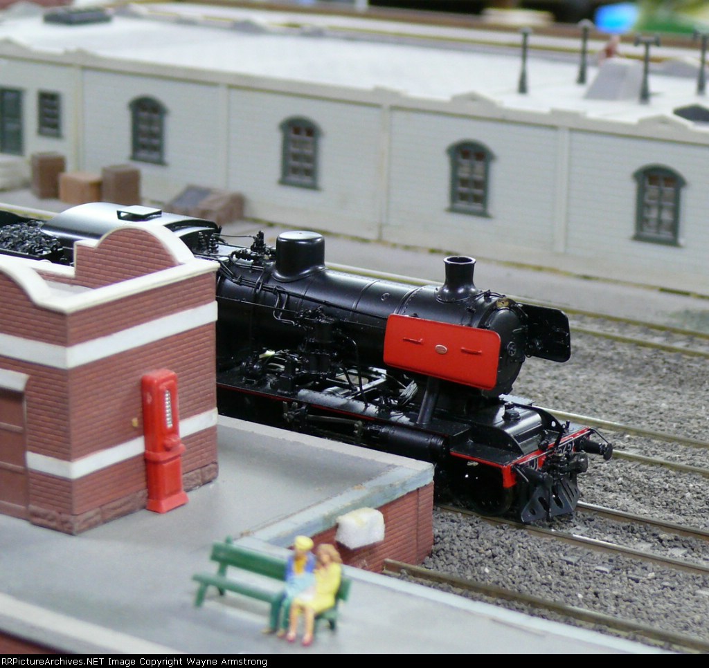 VR J 525 wait the morning passenger to drop cars for the Branchline