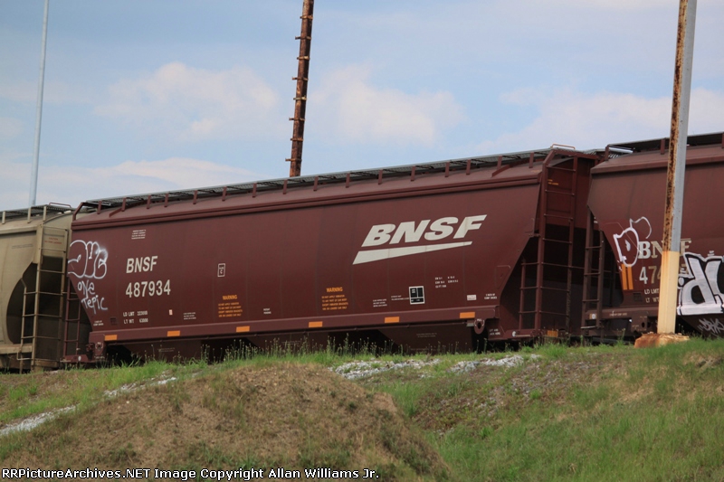 BNSF 487934