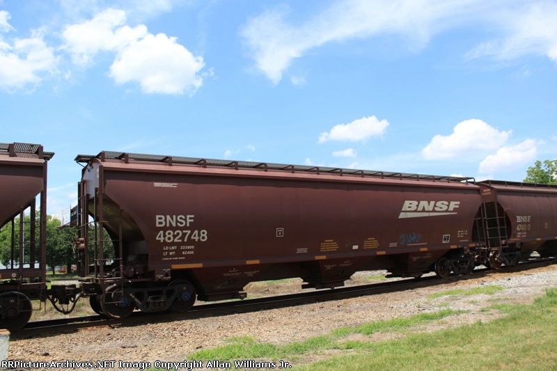 BNSF 482748