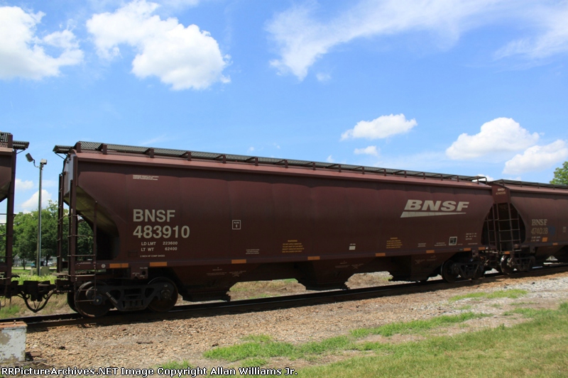 BNSF 483910