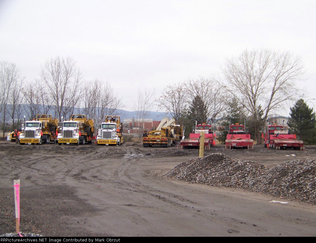 rj-corman-and-contractor-crews-staging-area-at-derailment