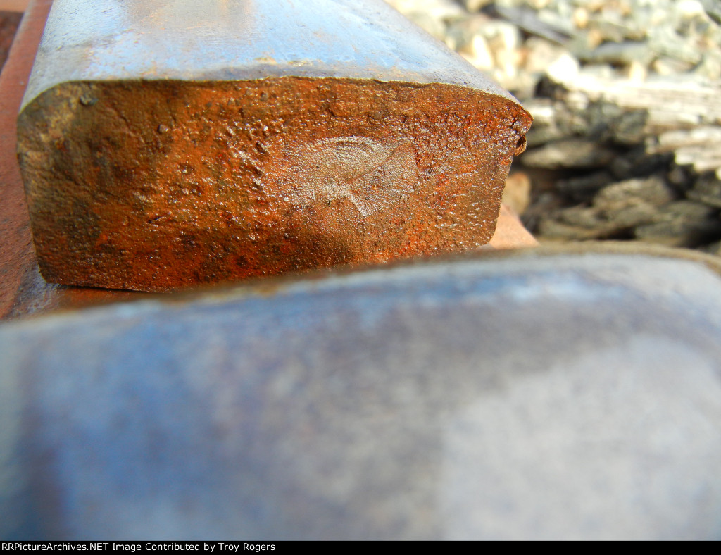 Track Defect, this is a broken rail caused by a Tranverse Fissure, visable in the middel of the Head