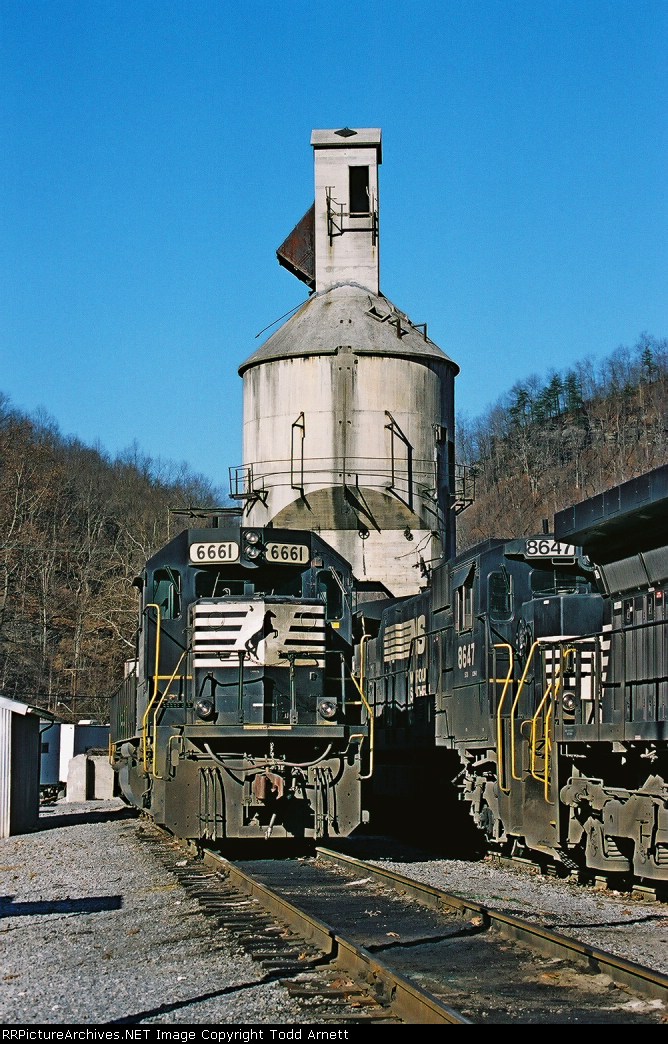 Locomotives on the Ready Tracks