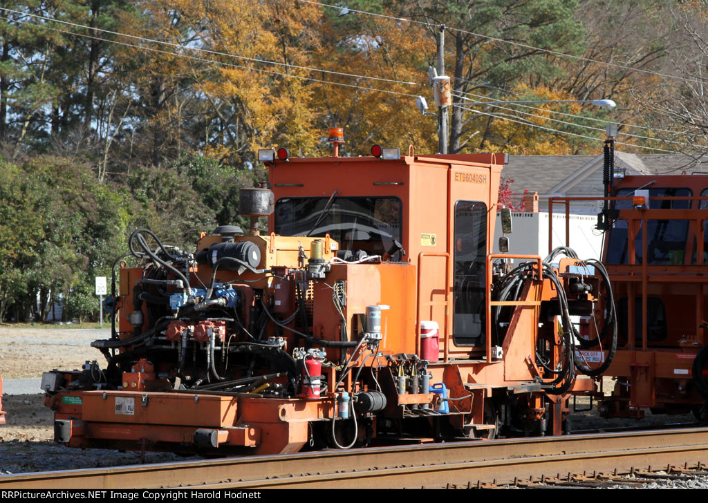 MOW equipment parked in siding (NS track)