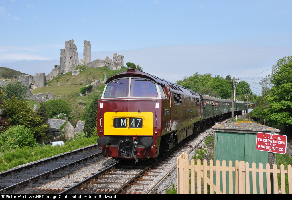 D1062 entering Corfe Castle Station
