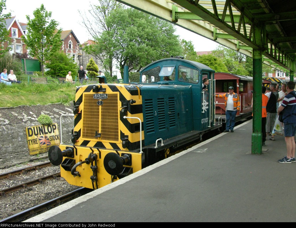 07007 in Swanage Station