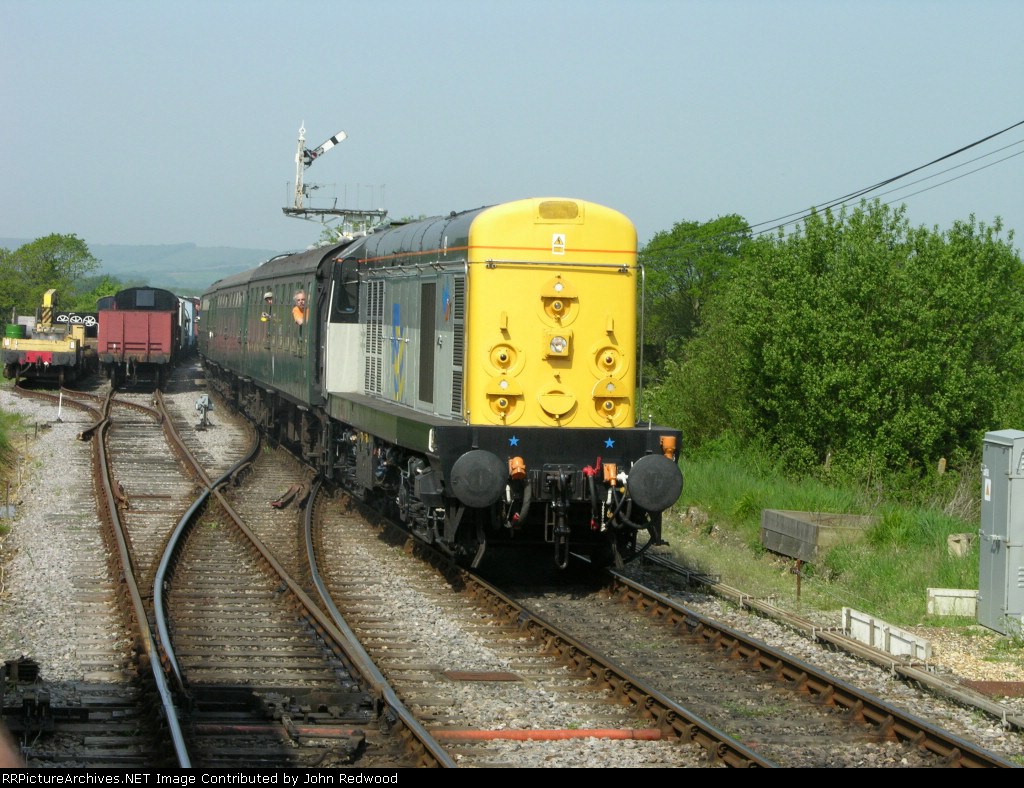 20906 Harmans Cross Station