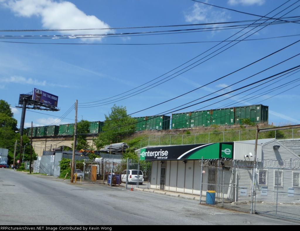 USWX 40179 (Waste Management Inc.) flats trail mixed freight