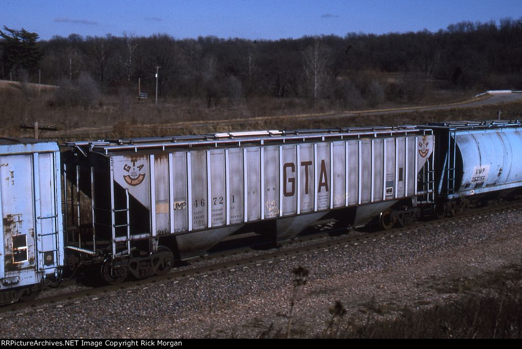 UMP Covered Hopper 46721